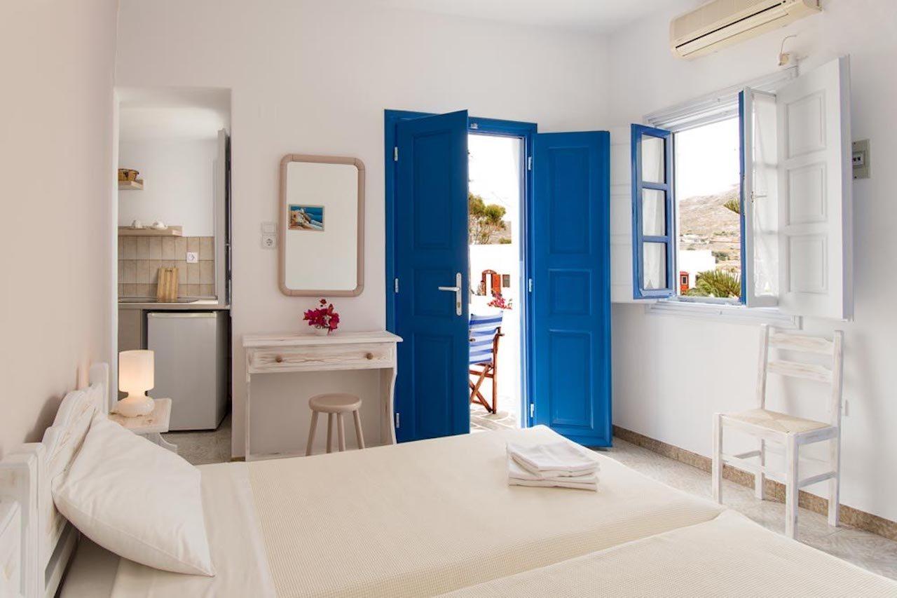 Evgenia Rooms And Apartments Folégandros Exteriör bild