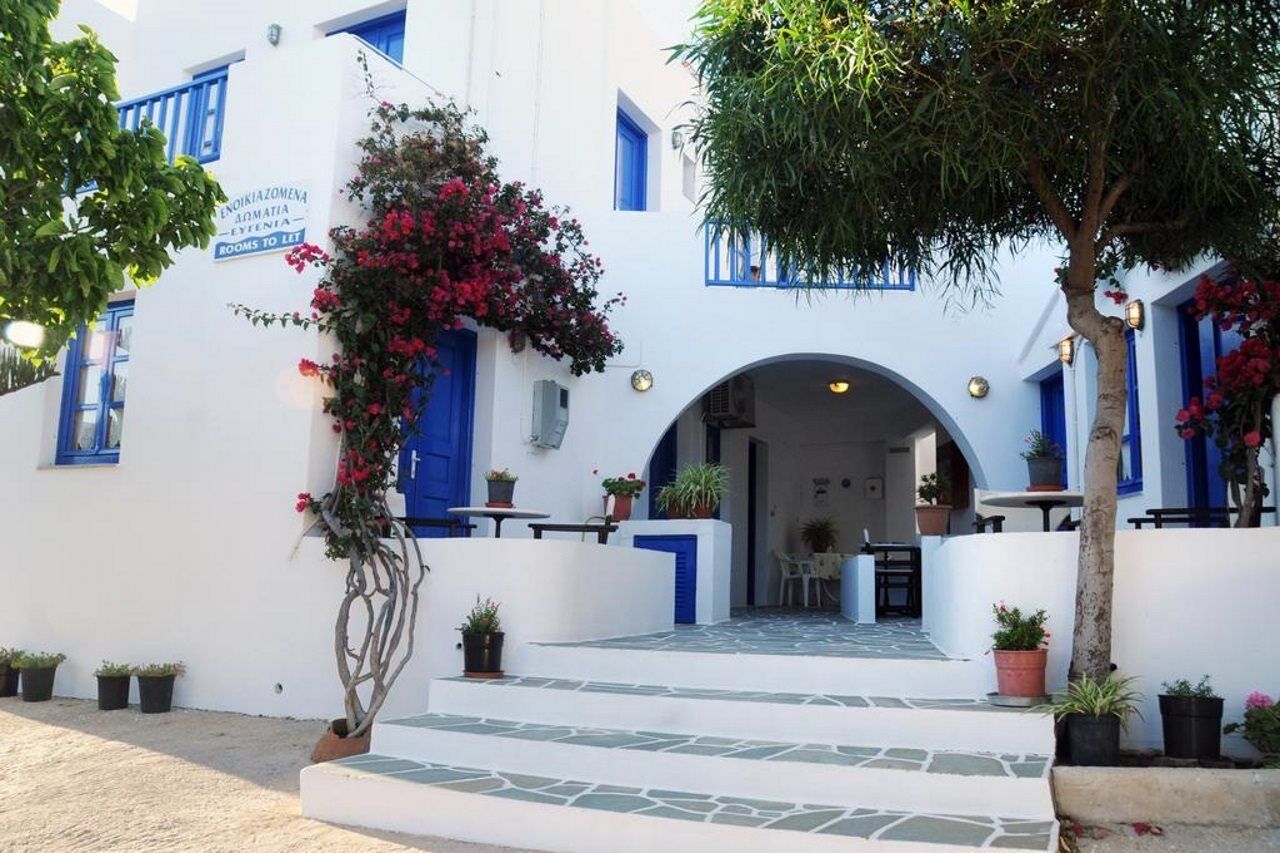 Evgenia Rooms And Apartments Folégandros Exteriör bild