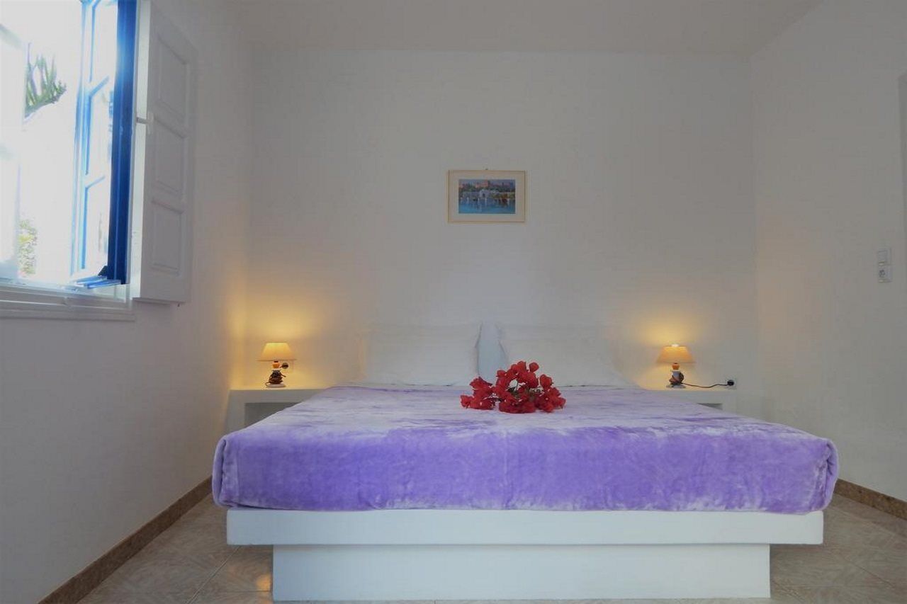 Evgenia Rooms And Apartments Folégandros Exteriör bild